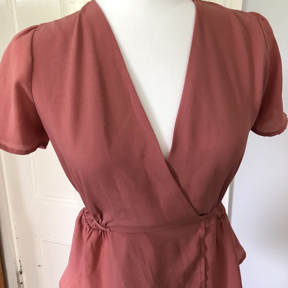 Lily White Pink top - Size Small